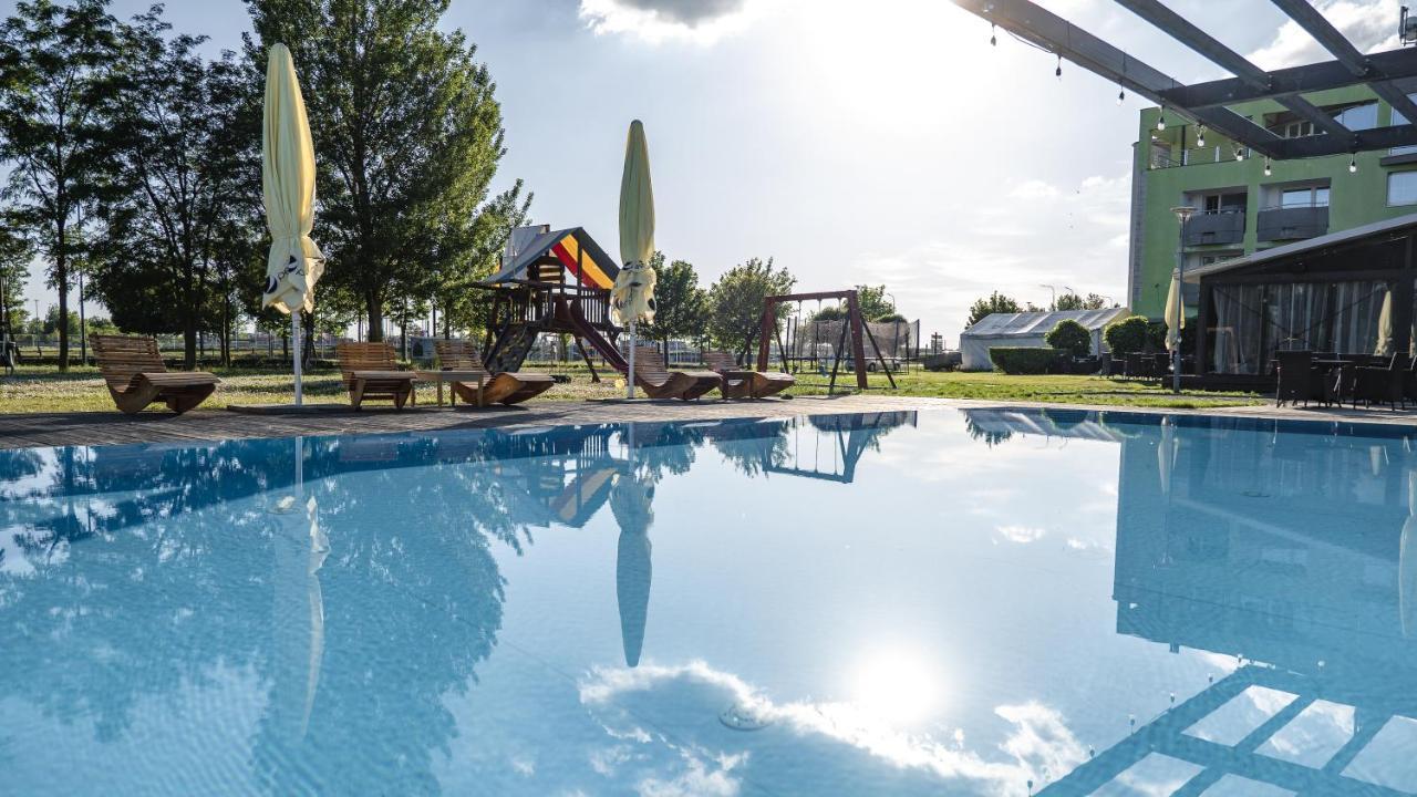 Hotel And Park Divoka Voda Bratislava Luaran gambar