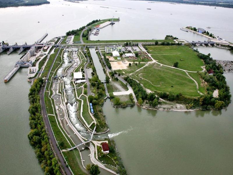 Hotel And Park Divoka Voda Bratislava Luaran gambar