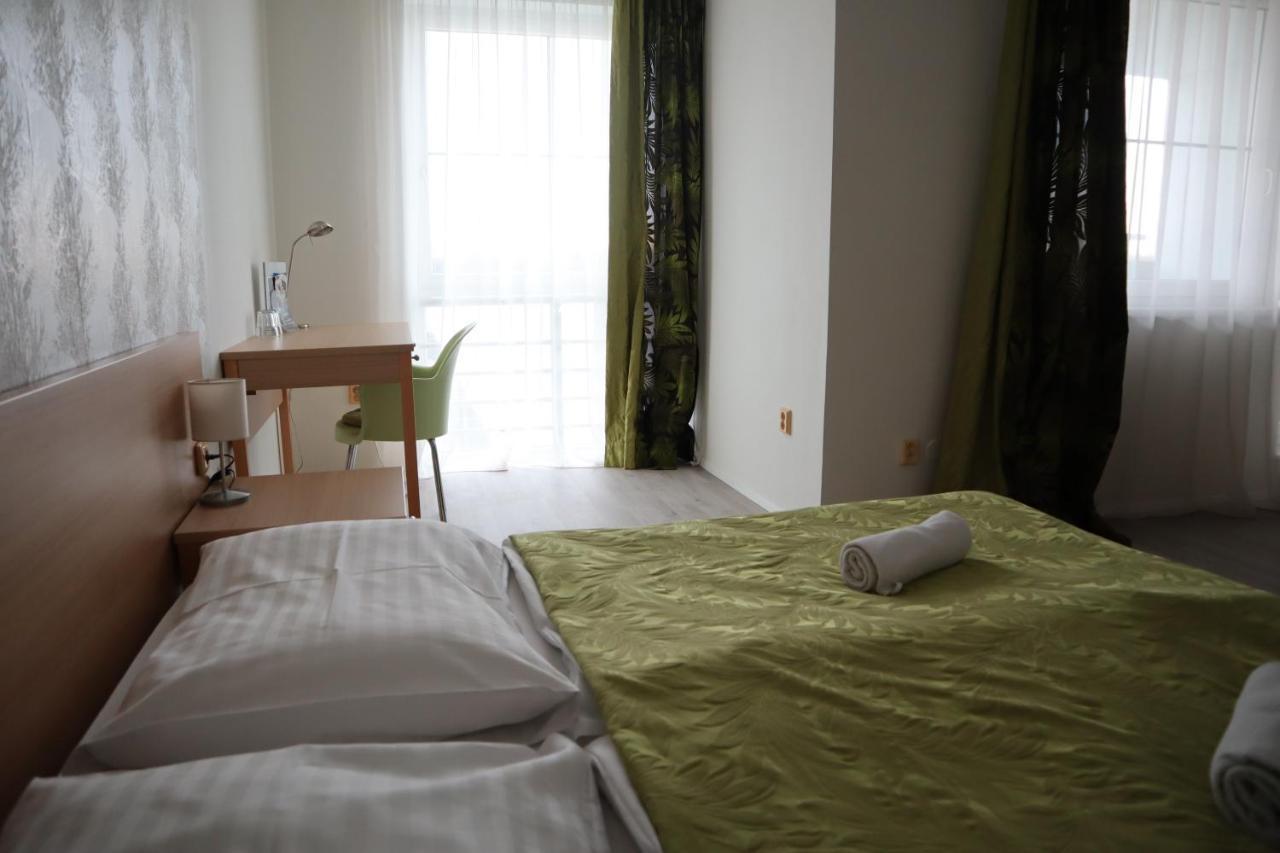 Hotel And Park Divoka Voda Bratislava Luaran gambar