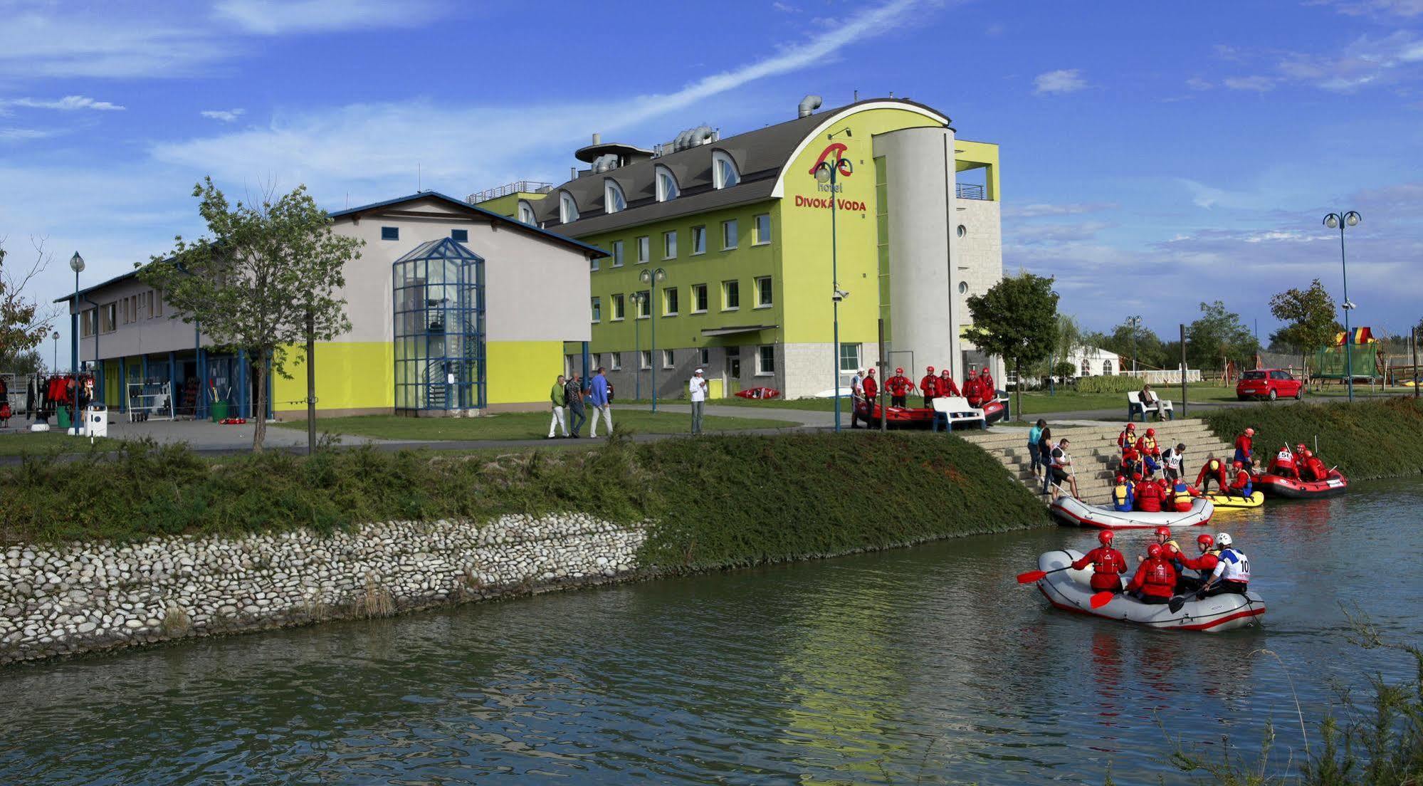 Hotel And Park Divoka Voda Bratislava Luaran gambar
